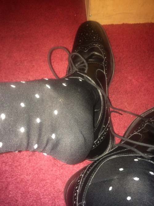 sniffingsocks:  isockittome:  grsx72:  New Dapper Classics OTCs, Black with grey dots after a day in my black wingtips! So hot! I love the look and feel of these socks!  Love those socks and the shoes.  WANNA SMELL’EM MAN!!!