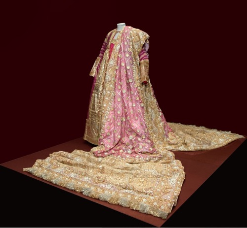 Hyderabadi bridal khada dupatta