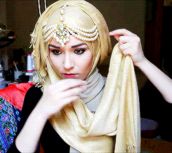 audiencezombie:verysweetpeach:beautyofhijabs:Hijab Tutorial for Eid by Nabiilabeemore like “how to s