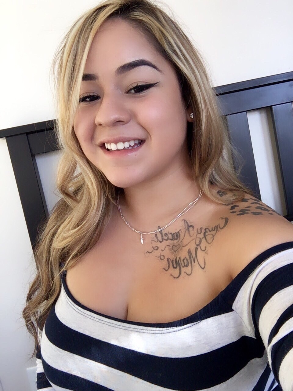 diary0fasexxxycpl:  toodamnsexy:  So soft and juicy 😘 Source: @geeaby   👅