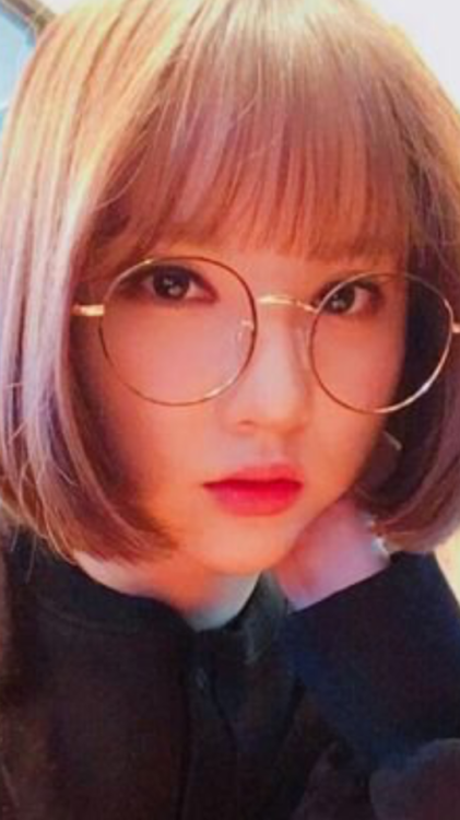 Eunha (GFriend) selfie wallpapers  like/reblog if you save/use  (sorry for being so inactive! I won&
