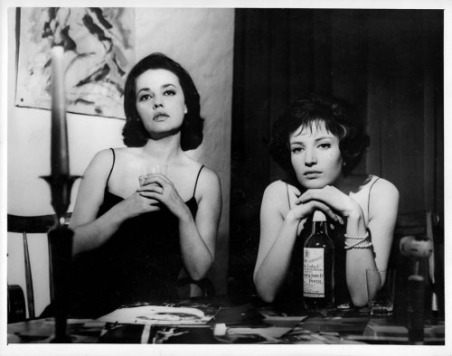 rakham-lerouge:Jeanne Moreau and Monica Vitti, La notte (Michelangelo Antonioni, 1961)