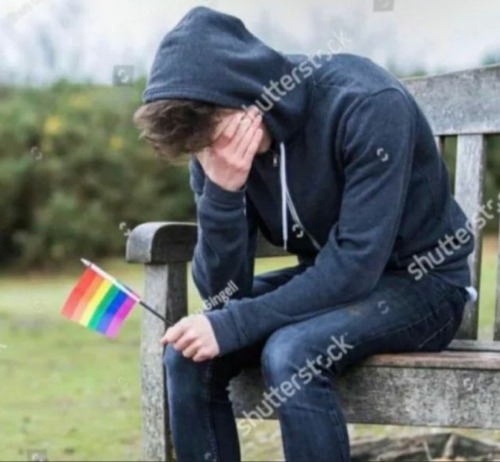 How It Feels Being Aromantic And Serving Cunt At The Same Time