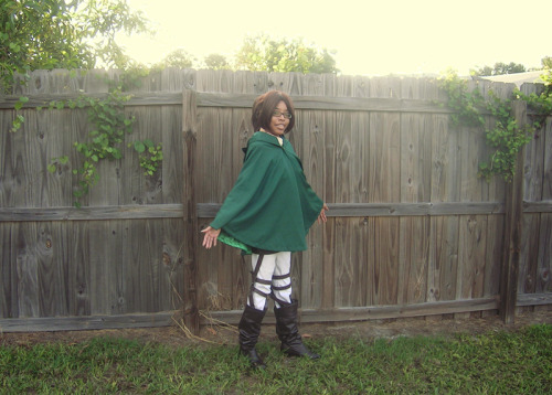 So I felt like cosplaying Hanji today 