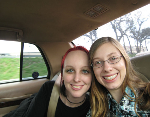 Randomly going through photos and found this one of me and lcibos in NYC, 2008.;_; Miss you, Lindsay