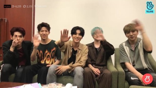 Some screenshots from day6’s most recent vlive