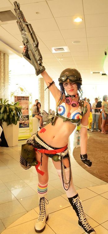 hotcosplaychicks:  Tank Girl Cosplay hotcosplaychicks.tumblr.com 
