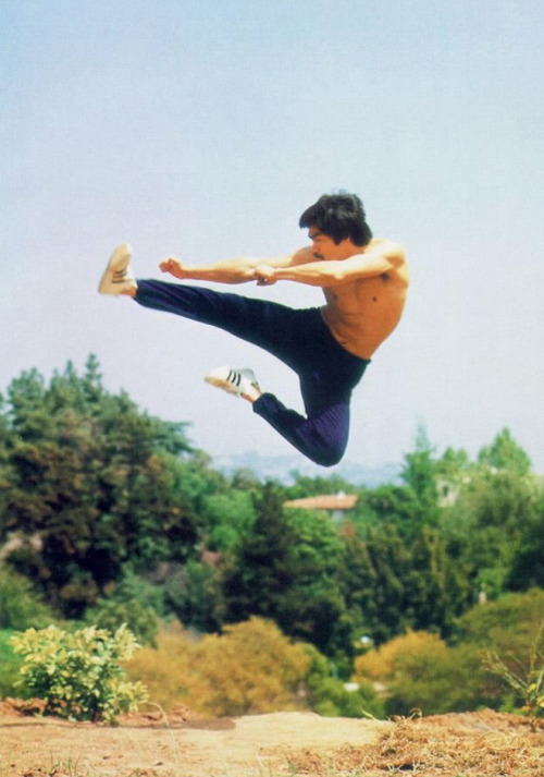 taichikungfu:  Bruce Lee’s Kung Fu Photos  tai chi shoes  is the best Kung Fu