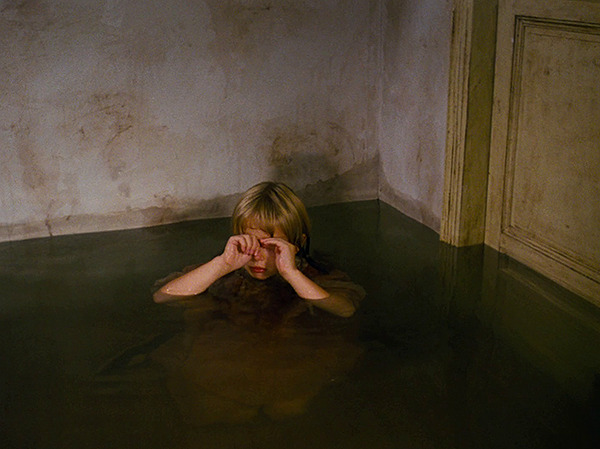 marypickfords:Alice (Jan Švankmajer, 1988)