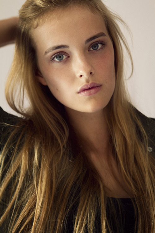 Claudia by Raul Sugiet