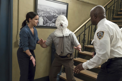 Brooklyn Nine-Nine: “Return to Skyfire” episodic photos