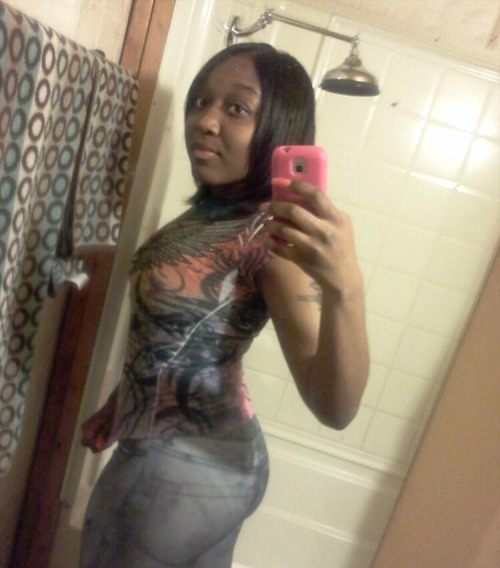 curtflirt509:  I’m loving her selfies!
