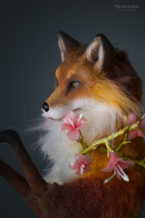 Finally, Sakura fox (kitsune) is finished! Handmade art doll, standing on her 3 tails!  