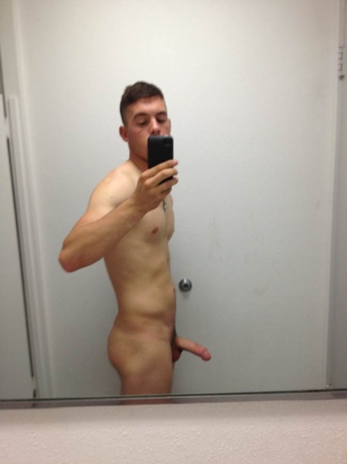 biblogdude:  Bring it bro and let’s do it! militarymencollection:  via http://militarymenglory.tumblr.com/   Uniformed dick.