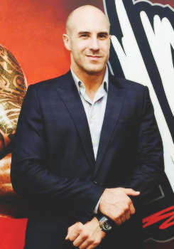 I don&rsquo;t like clean shaven Cesaro! I need the stubble :P