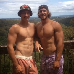 ngrboy4whttops:  i’d be a hoe for these Bros  Hot bulge