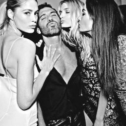 Never a dull moment with this squad 💫 Happy birthday @mertalas ❤️ by doutzen