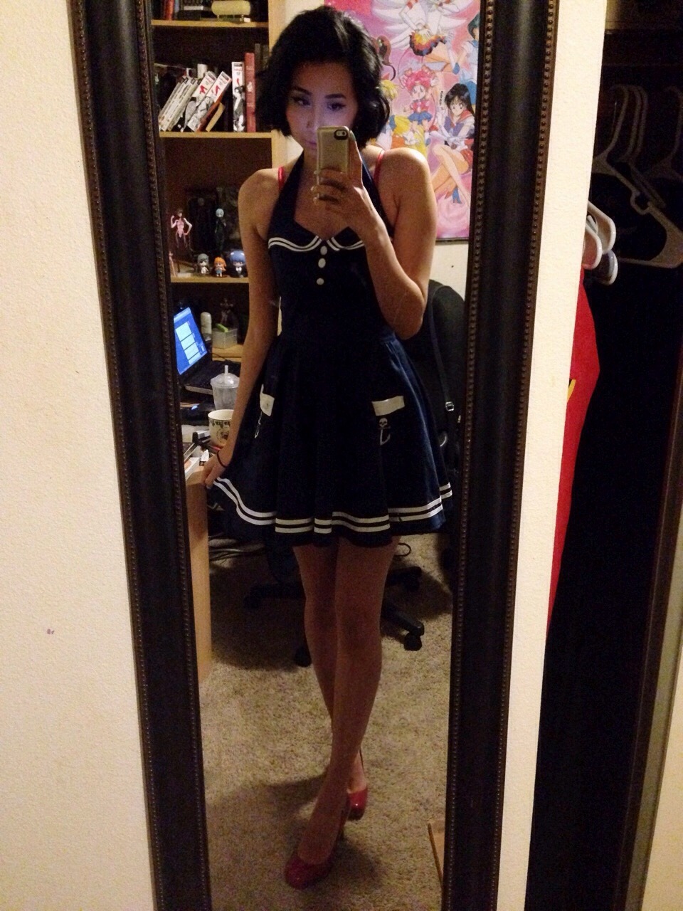 ahegao-intensifies:  honestly look at how cute I look in this dress 😊 thank you