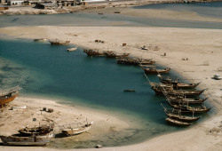 unrar:  Abu Dhabi, United Arab Emirates 1975,