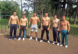 serbialux:  Serbian street workout boys