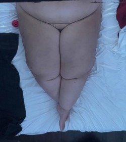 bekkibooty:Thunderous Thighs 