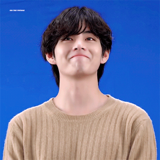 Taehyung Boxy Smile Explore Tumblr Posts And Blogs Tumgir