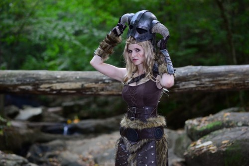 This has been a dream costume of mine since I first played Skyrim many years ago. It is such a ridic