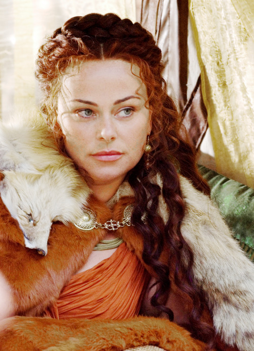 thisfalconwhite:Polly Walker as Atia of the Julii in Rome