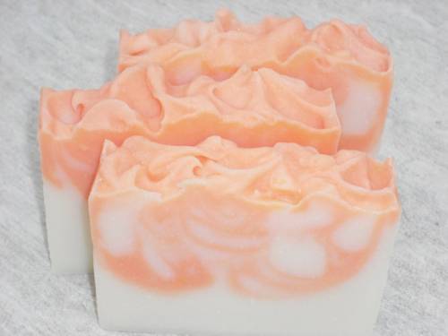 Fresh Peach Soap // JOANSGARDENS