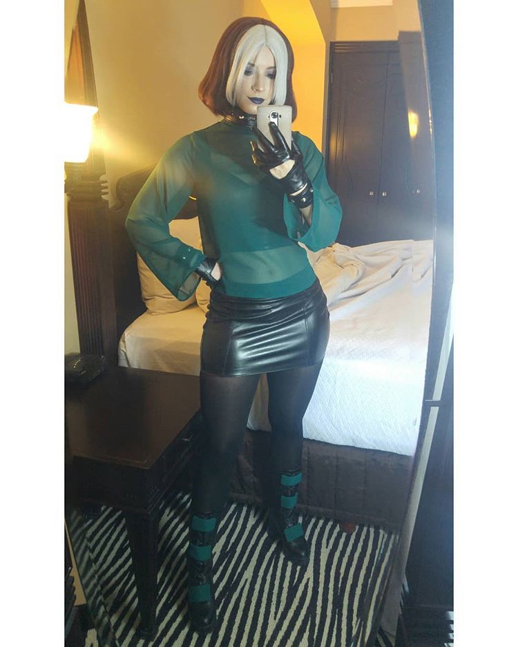 Pantyhose & Tights in Cosplay: Photo