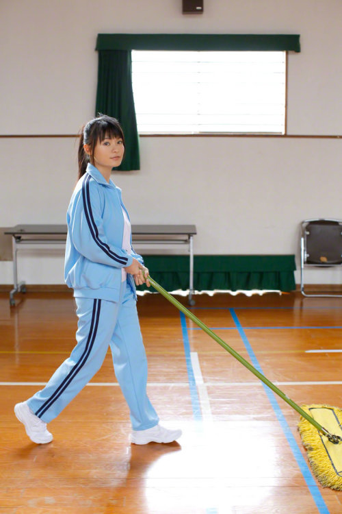 Cleaning The Gymnasium - Mizuki Hoshina (星名美津紀)