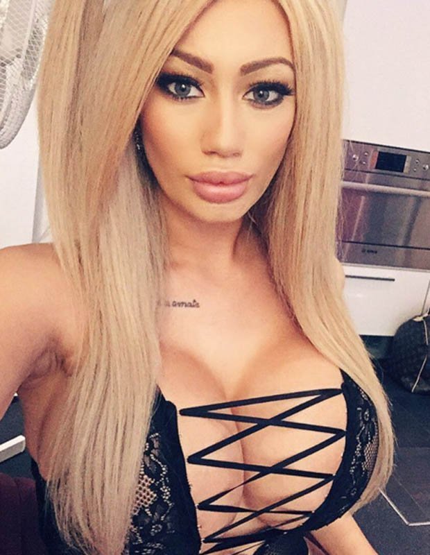 thebiggestever:  “See how big my boobs are getting?  Even my stretchy bra is struggling