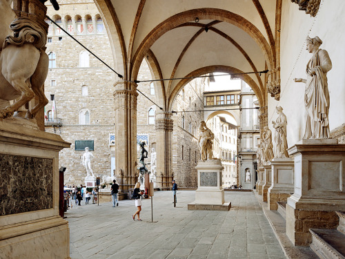 natgeotravel:Have you wandered among the artwork at the Loggia Della Signoria in Florence, Italy? Ph