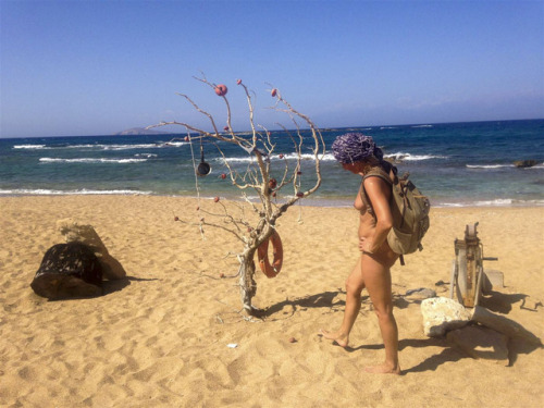 lovelivingthenudelife: naturismingreece:   Crete, Gavdos - Κρήτη, Γαύ&