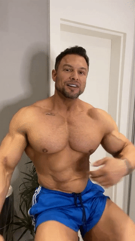 massheaven:Paulo just being an absolute muscle god part two. That chest is mesmerizing