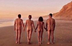 Beach walkers https://t.co/ZX1WeLNFxy  https://twitter.com/Mike31400584/status/1007712681376112640?s=19