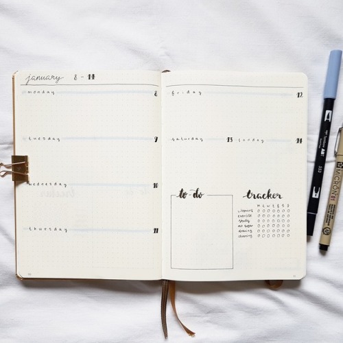 tinystvdy:weekly log layout for january! i chose a minimalistic theme along with some blue-ish accen