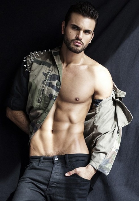 XXX Leonardo Corredor by Greg Vaughan. His torso photo