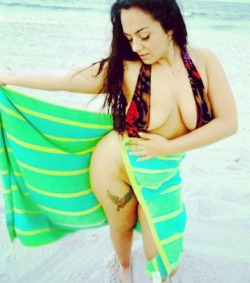 mannypakbeloud:  Tammy Love❤  Wrap me up in that towel too !