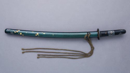 met-armsarmor:Blade and Mounting for a Short Sword (Wakizashi), Kawachino Kamifujiwara Rai[…]