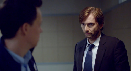 davidtennantcom: SCREENCAPS: David Tennant as Detective Emmett Carver From the latest Gracepoint tra