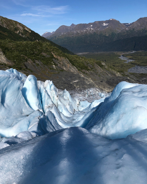 mayatuttle: We stood upon the glacier. Breathtaking to walk upon (first time in crampons)! Rachel fr