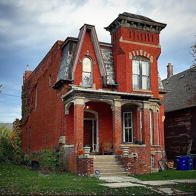 this-old-stomping-ground:  #detroit #woodbridge #victorianarchitecture #houseportrait