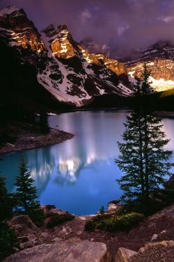 bonitavista:  Morraine Lake, Canada photo via sheri 