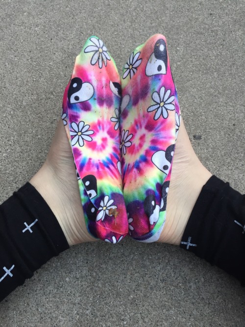 spoopyfeets: spoopyfeets: Immediately went on a nature run outside with these cute new tye dye balle