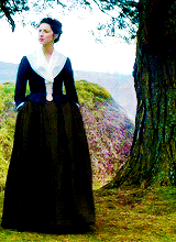 nymheria:Favorite Claire Beauchamp’s 18th century outfits in OutlanderOutfits for a Hobbit woman