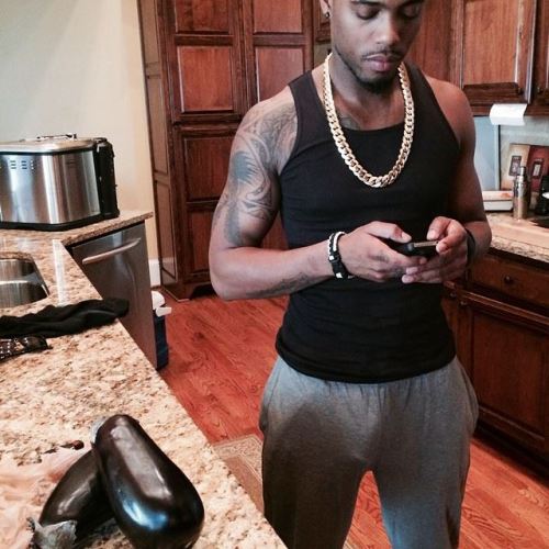 freakdynasty2013:Rapper B.o.B & His Egg Plant Dick