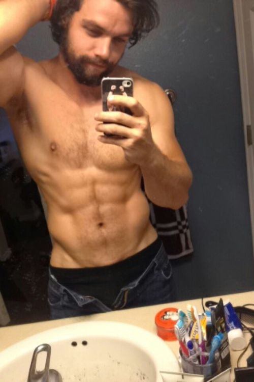 wildbait:  Thinking of you. Posted by a Reddit user at http://bit.ly/1q5YEnQ Get Awesome Rewards for Trying Free Apps