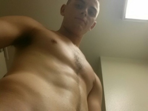 hotazzlibraguy:  militaryboysunleashed:  21 year old marine  Gotta love a man with two slick heads ….. yum yum