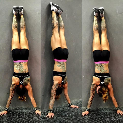 thiick-thighs: barbells-and-sirens:  leahpwest:  inversions revitalize your nervous system and boost